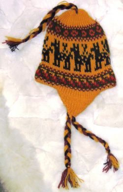 Gelbe Chullo mit Alpakas, Mütze aus Alpakawolle