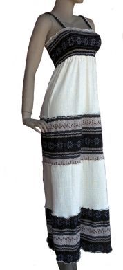 Peruanisches Folklore Sommerkleid, oekologische Pima Baumwolle mit grauen Mantastoff Applikationen