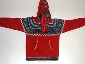 Roter Kapuzen Pullover, Alpakawolle, 6- 12 Jahre