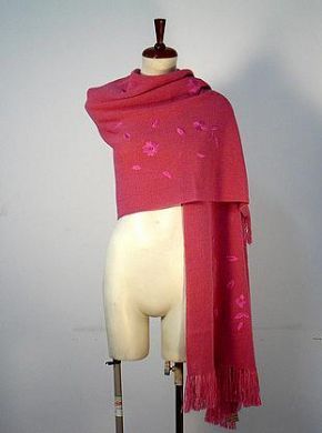 Himbeer farbener Schal, bestickt, 100% Royal Alpakawolle