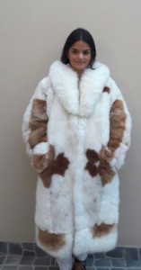 Damen Pelzmantel Peruanisches Baby Alpaka Braun Weiss gefleckt