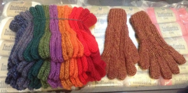 Paket 10 farbige Fingerhandschuhe Alpakawolle Handgestrickt Einheitsgrösse
