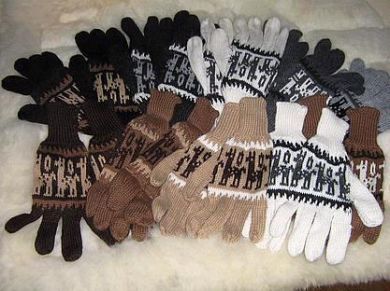 100 pairs of knitted  Alpaca wool gloves with alpaca design, wholesale