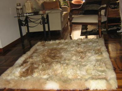 Longhair light brown baby alpaca fur rug from Peru